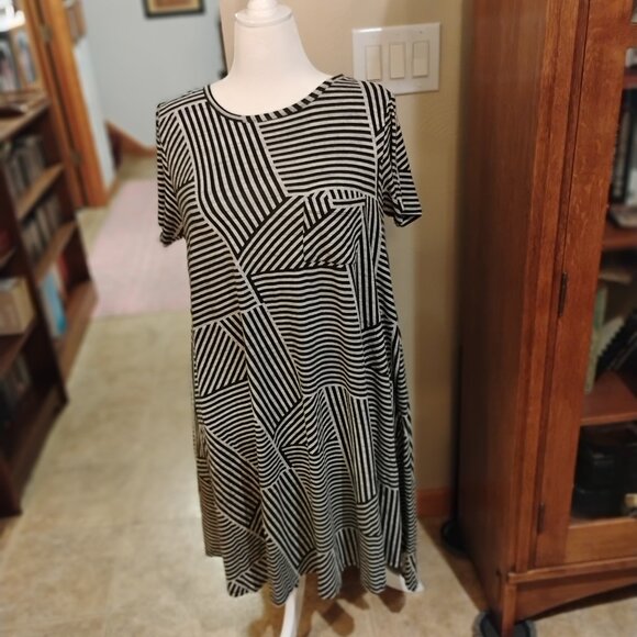 LulaRoe Carly Dress size XL - Picture 1 of 1